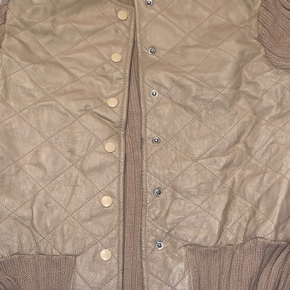 JohnPaulRichard Sweater - Picture 6 of 7